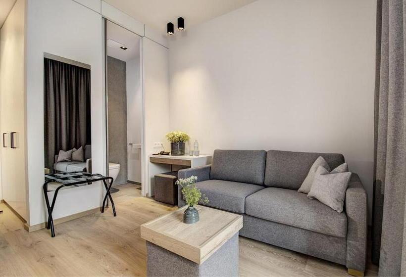اتاق لوکس با چشم‌انداز دریاچه, Seehotel Bellevue