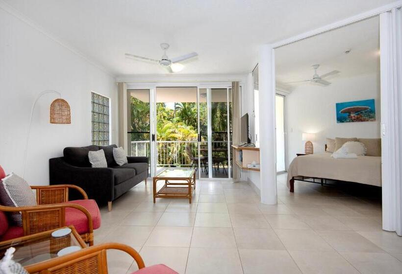 Апартаменты 1 Спальня с Видом, Golden Sands Beachfront Resort