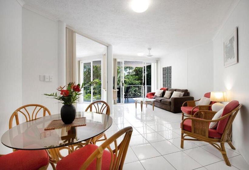 Апартаменты 1 Спальня Вид на Бассейн, Golden Sands Beachfront Resort