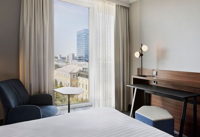 Номер Стандарт, Courtyard By Marriott Linz