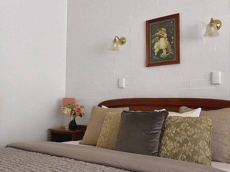 스위트, Victoria House Motor Inn