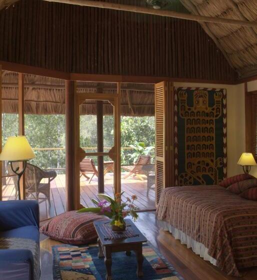 کابین, Blancaneaux Lodge by Francis Ford Coppola