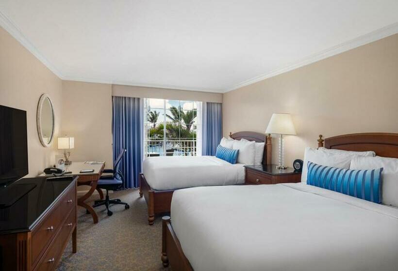 带2个双人床的标准工作室, Hamilton Princess & Beach Club  A Fairmont Managed