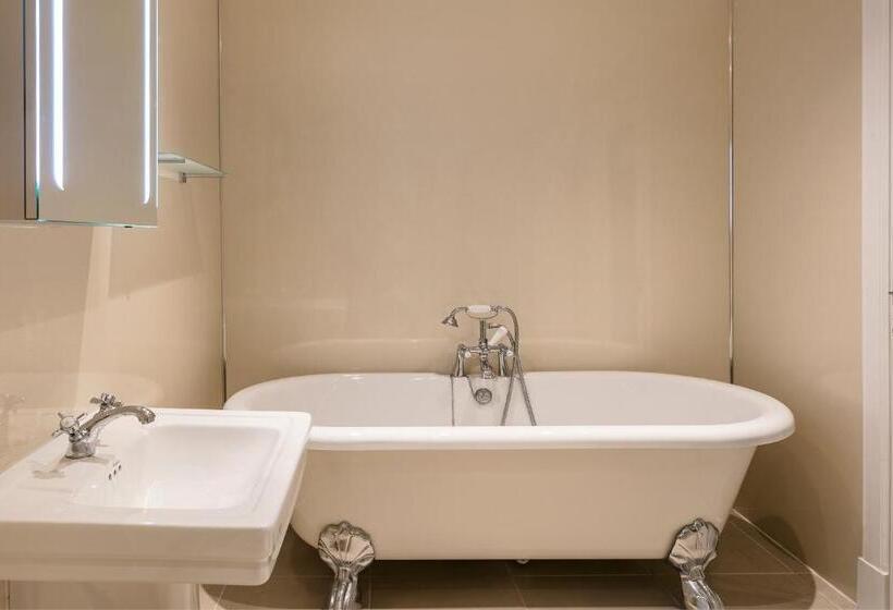 Семейный Номер, Ednam House