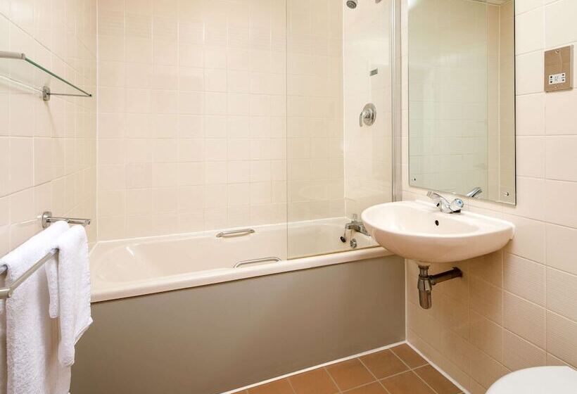 Семейный Номер Классика, Mercure Hull Grange Park