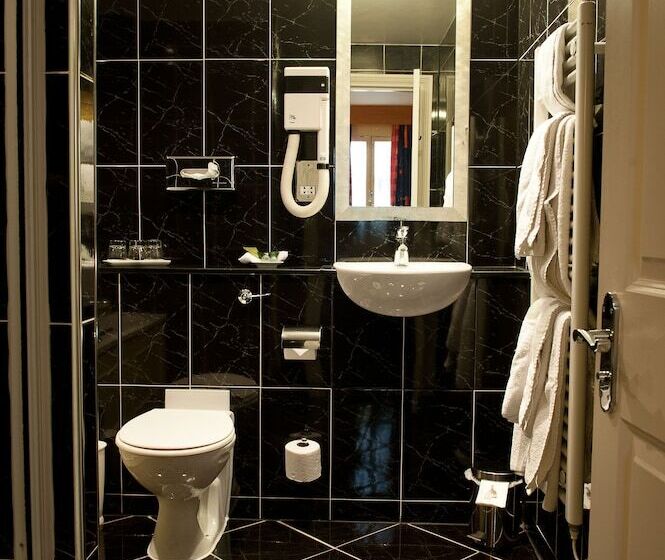اتاق خانوادگی, The Bull Hotel; Sure Hotel Collection By Best Western