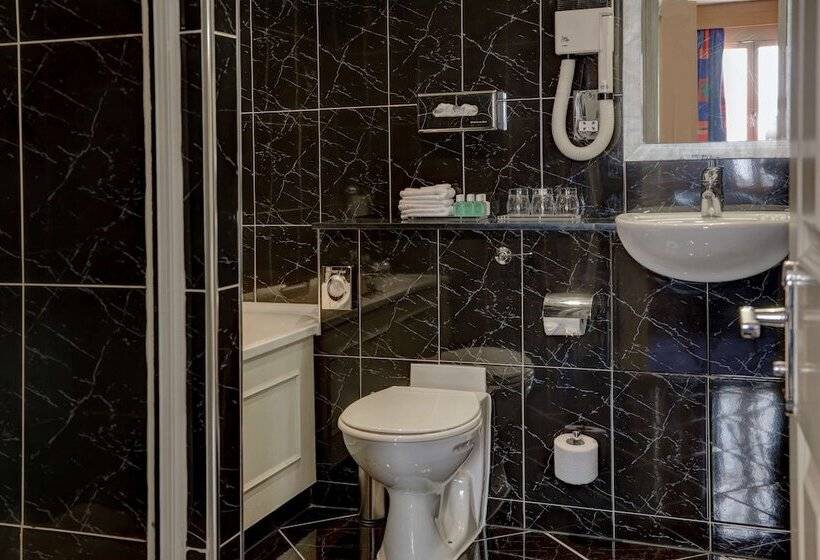 اتاق خانوادگی, The Bull Hotel; Sure Hotel Collection By Best Western