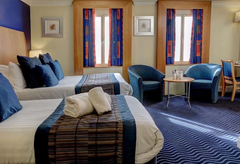 اتاق خانوادگی, The Bull Hotel; Sure Hotel Collection By Best Western
