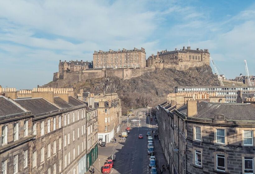 Номер Deluxe с Видом, Doubletree By Hilton  Edinburgh City Centre