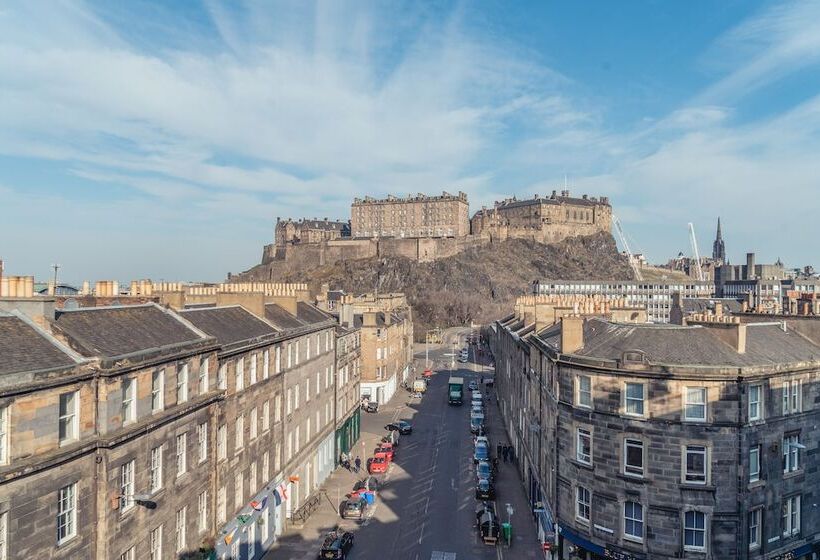 Номер Deluxe Адаптированный для Инвалидов, Doubletree By Hilton  Edinburgh City Centre
