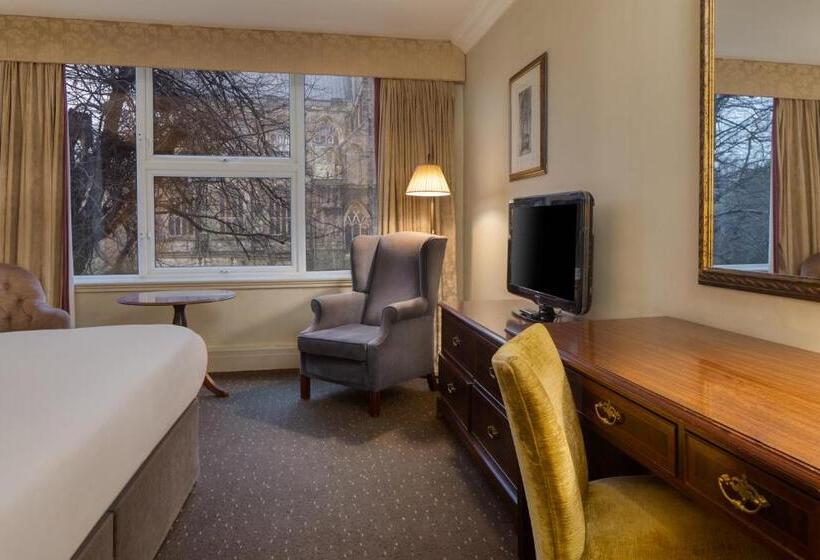 اتاق اجرایی, Mercure Winchester Wessex