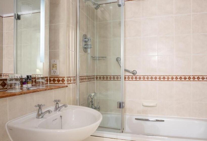 اتاق اجرایی, Mercure Winchester Wessex