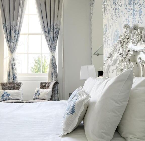 套房, The Riverside House