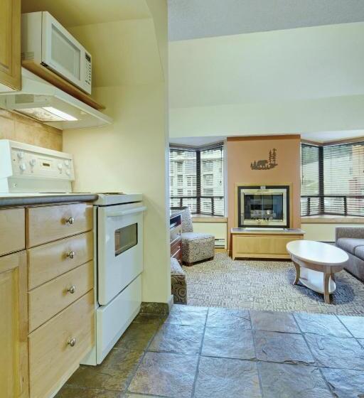 Люкс, Mountainside Lodge