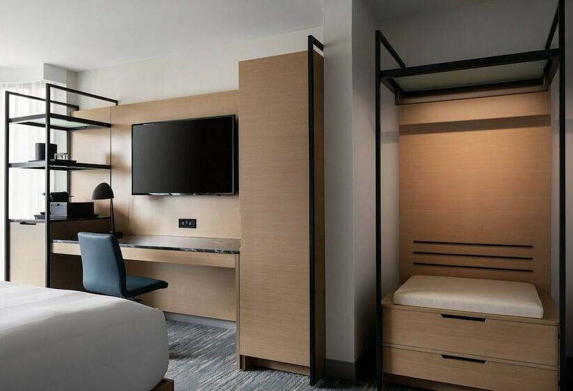 اتاق لوکس, Vancouver Airport Marriott