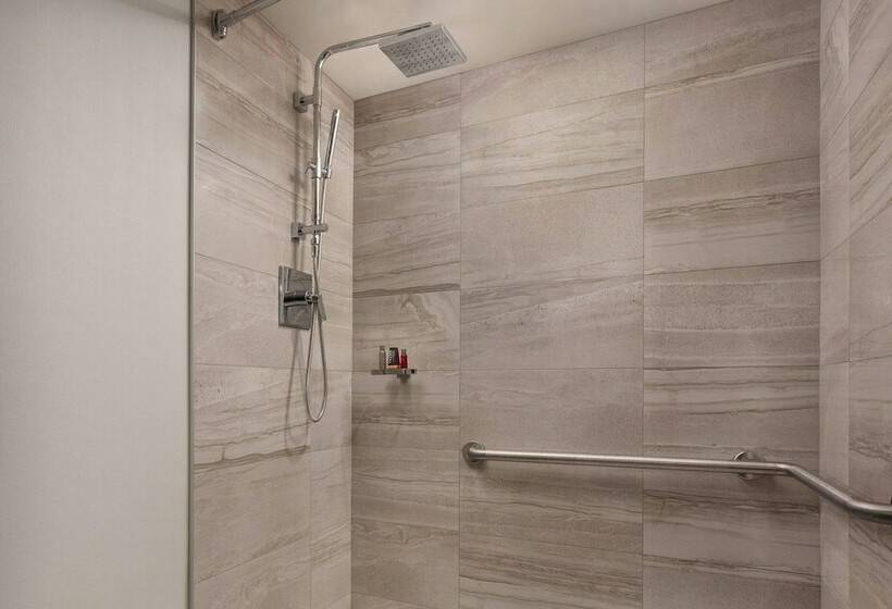 اتاق لوکس, Vancouver Airport Marriott