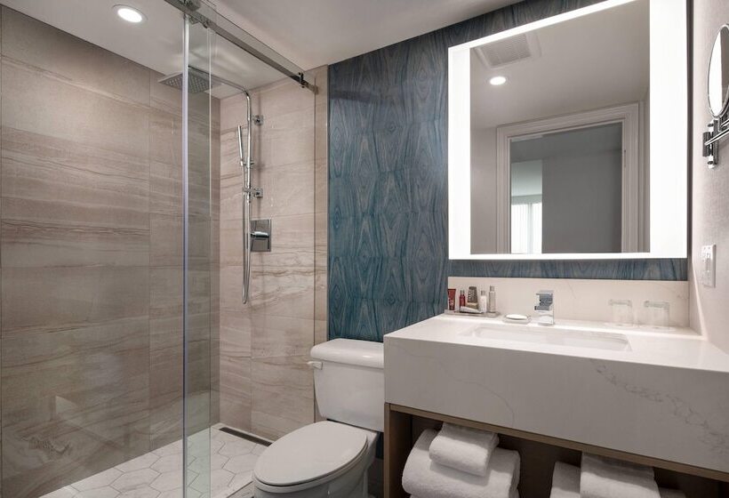 سوییت اجرایی, Vancouver Airport Marriott