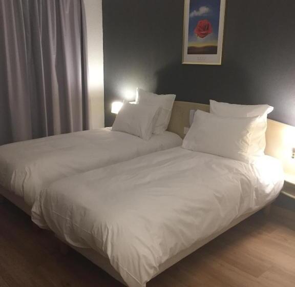 Номер Стандарт, Grand Hôtel D Espagne