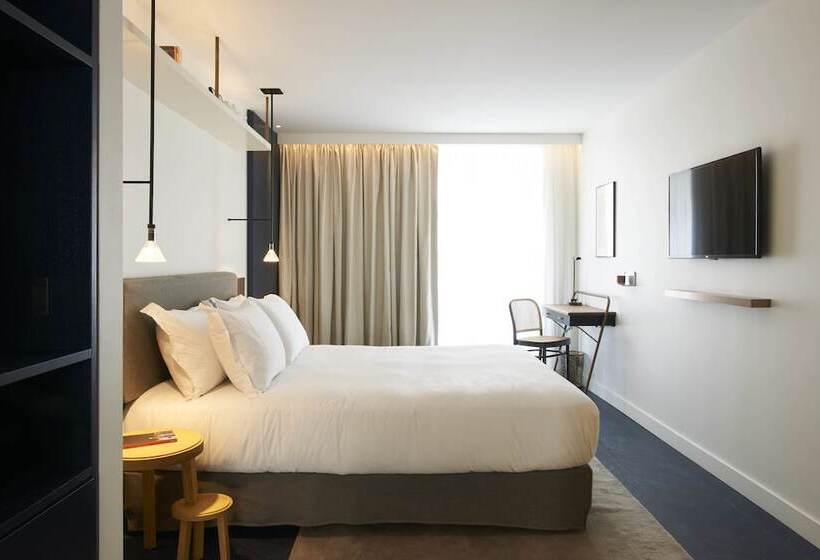 Classic room with balcony, Perpetual Elysée Montaigne