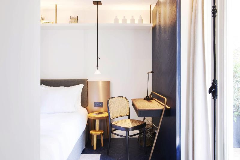 Classic room with balcony, Perpetual Elysée Montaigne