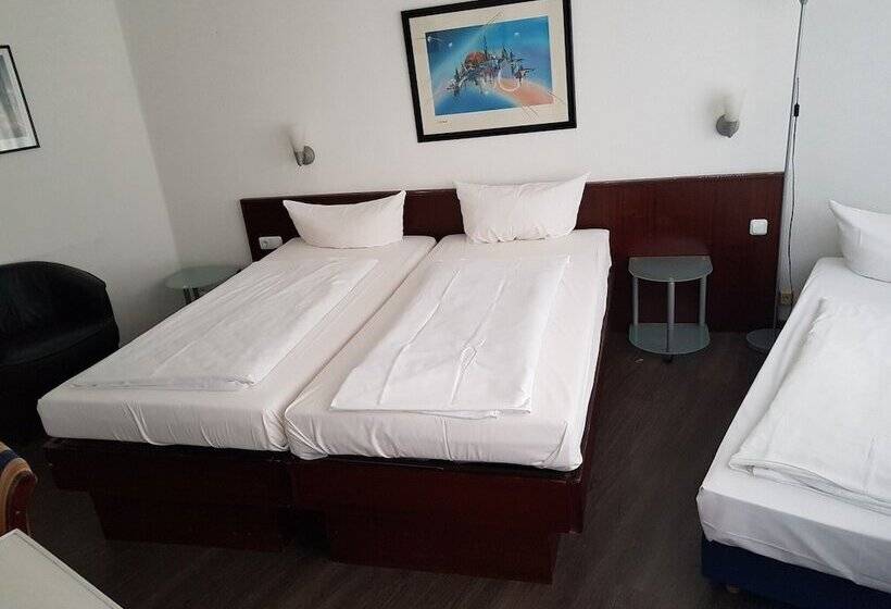 3-Bett-Standardzimmer, Berliner Hof