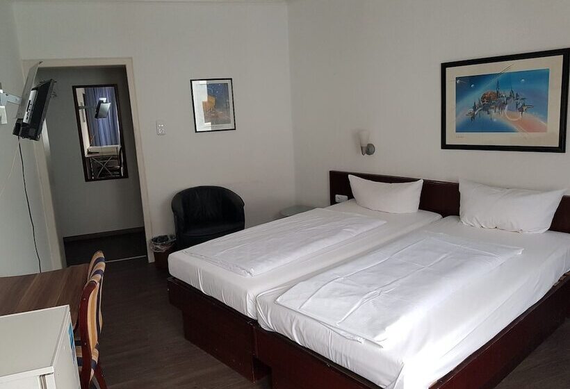 3-Bett-Standardzimmer, Berliner Hof