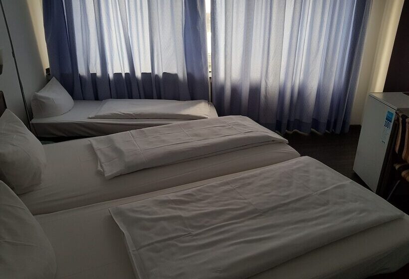 3-Bett-Standardzimmer, Berliner Hof