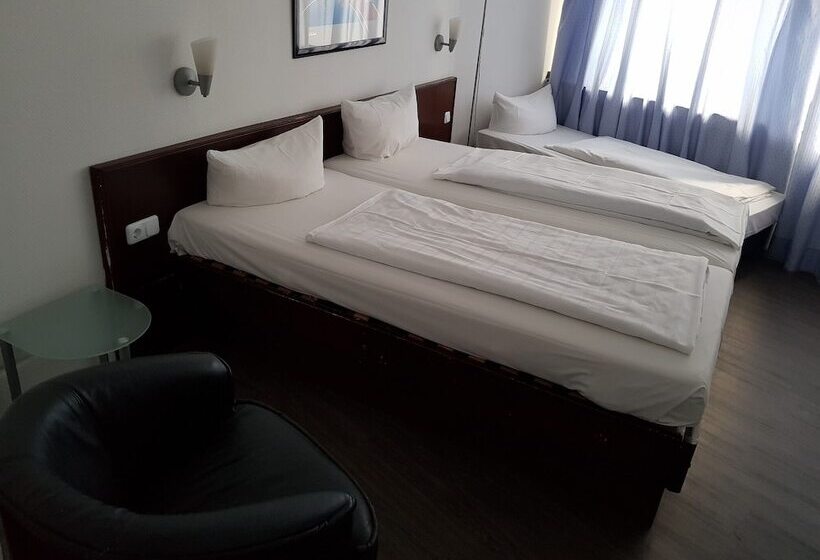 3-Bett-Standardzimmer, Berliner Hof