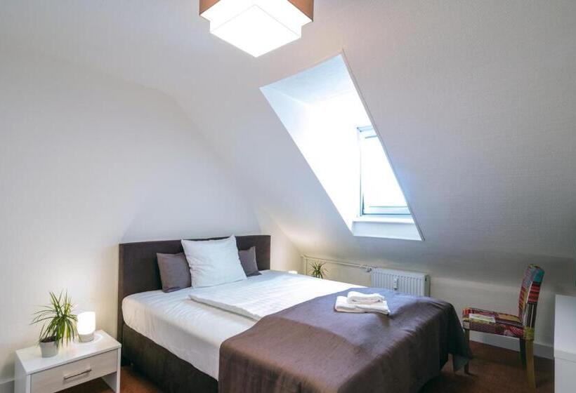 Comfort Kamer, Kleiner Markt