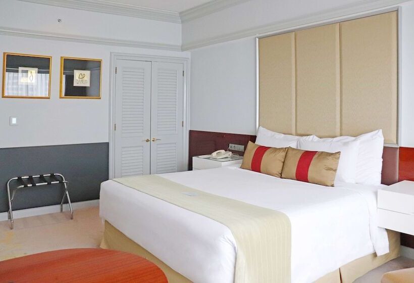 Номер Deluxe, Wyndham Casablanca Jakarta