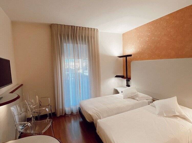 Номер Стандарт Смежный, Best Western Hotel Solaf