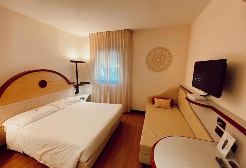 Номер Стандарт Трехместный, Best Western Hotel Solaf