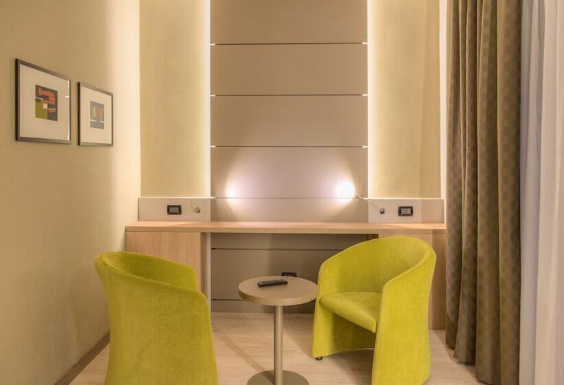 اتاق لوکس, Cardano Hotel Malpensa