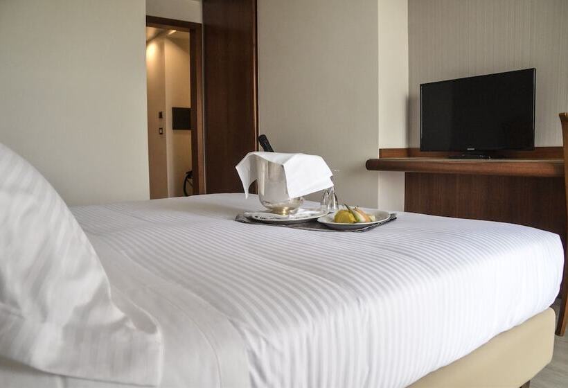 Номер Стандарт Трехместный, D Aragona Lifestyle