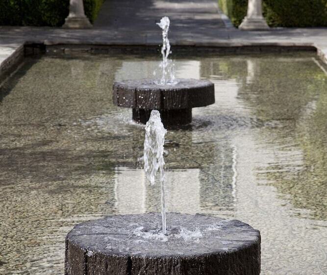 اتاق سوپریور, The Merrion