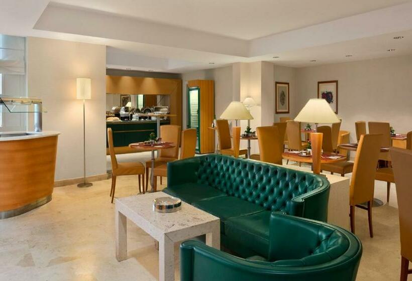 اتاق کلاب, Hilton Rome Airport
