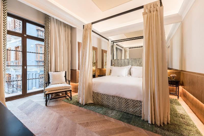 اتاق سوپریور خانوادگی, Palacio Solecio, A Small Luxury Hotel Of The World