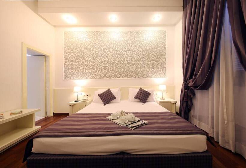 اتاق استاندارد سه نفره, Traiano