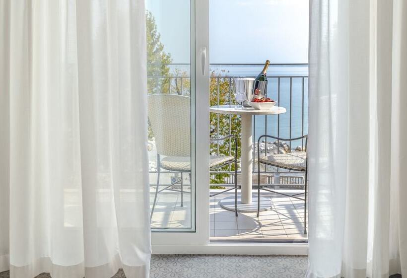 سوییت جونیور با چشم‌انداز دریاچه, Villa Rosa Hotel Desenzano