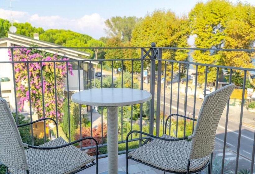 اتاق استاندارد با بالکن, Villa Rosa Hotel Desenzano