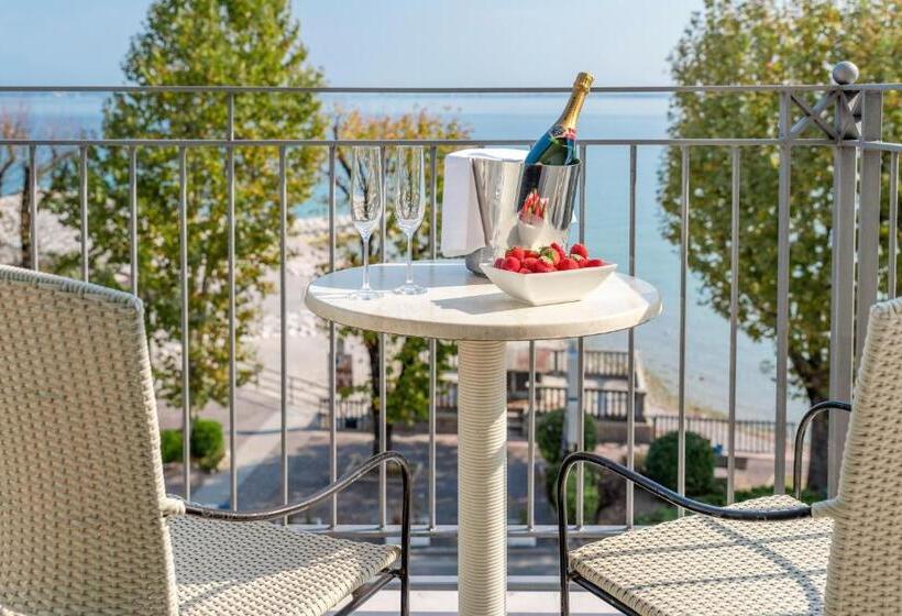 سوییت جونیور با چشم‌انداز دریاچه, Villa Rosa Hotel Desenzano