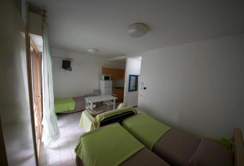 استودیوی استاندارد, Residence Parmigianino
