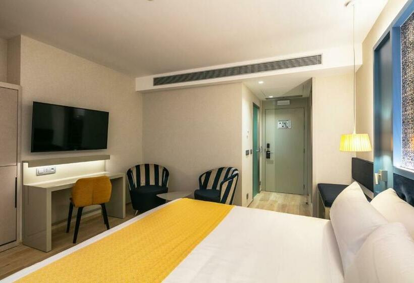 Habitación Familiar, Catalonia Porto