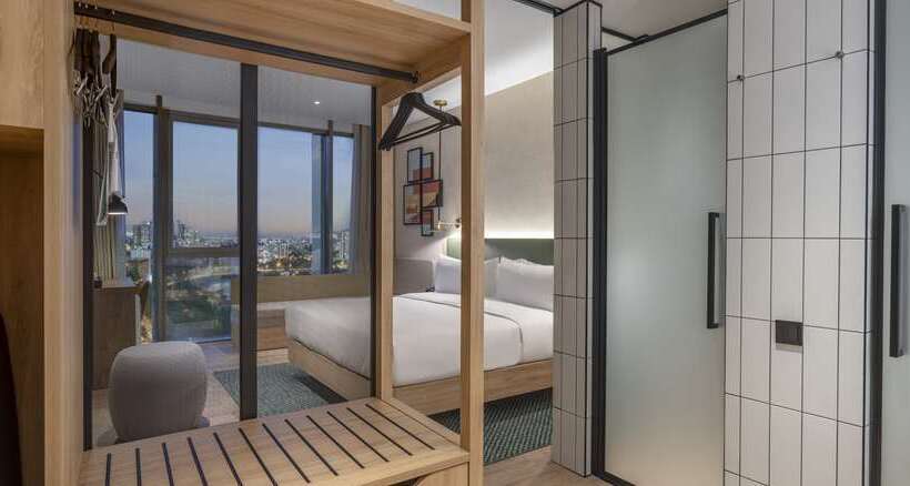اتاق استاندارد با تخت بزرگ, Hilton Garden Inn Bucharest Airport