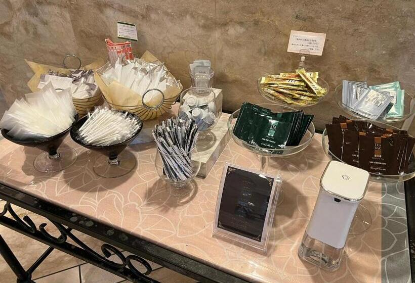 Номер Базовый Двуспальная Кровать, Springs Makuhari