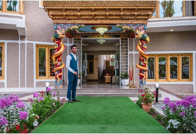 اتاق لوکس, Sangaylay Palace