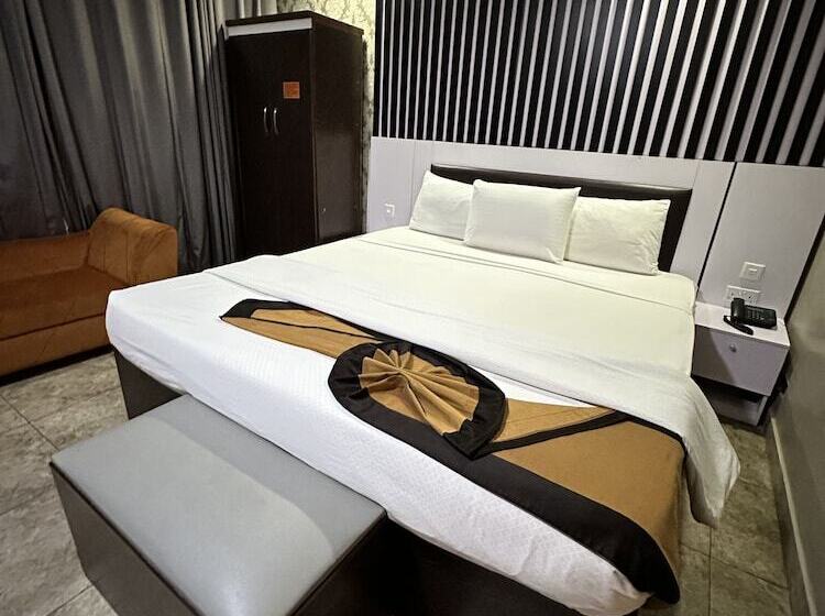 اتاق لوکس, Msquare Hotel Gra
