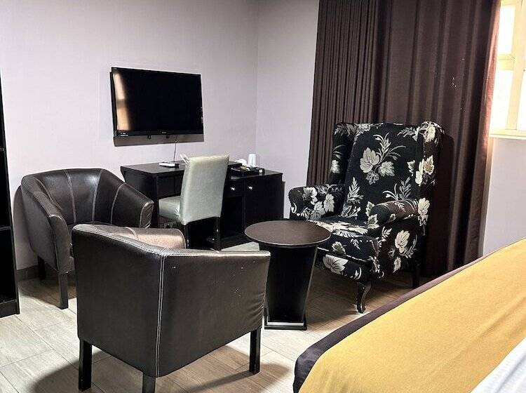 سوییت سوپریور, Msquare Hotel Gra