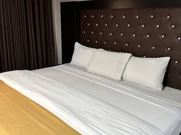 سوییت سوپریور, Msquare Hotel Gra