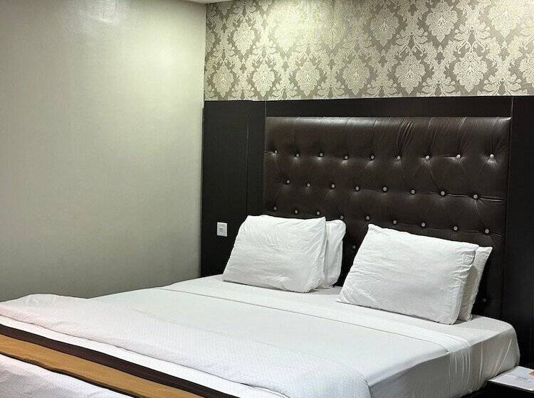 سوییت سوپریور, Msquare Hotel Gra